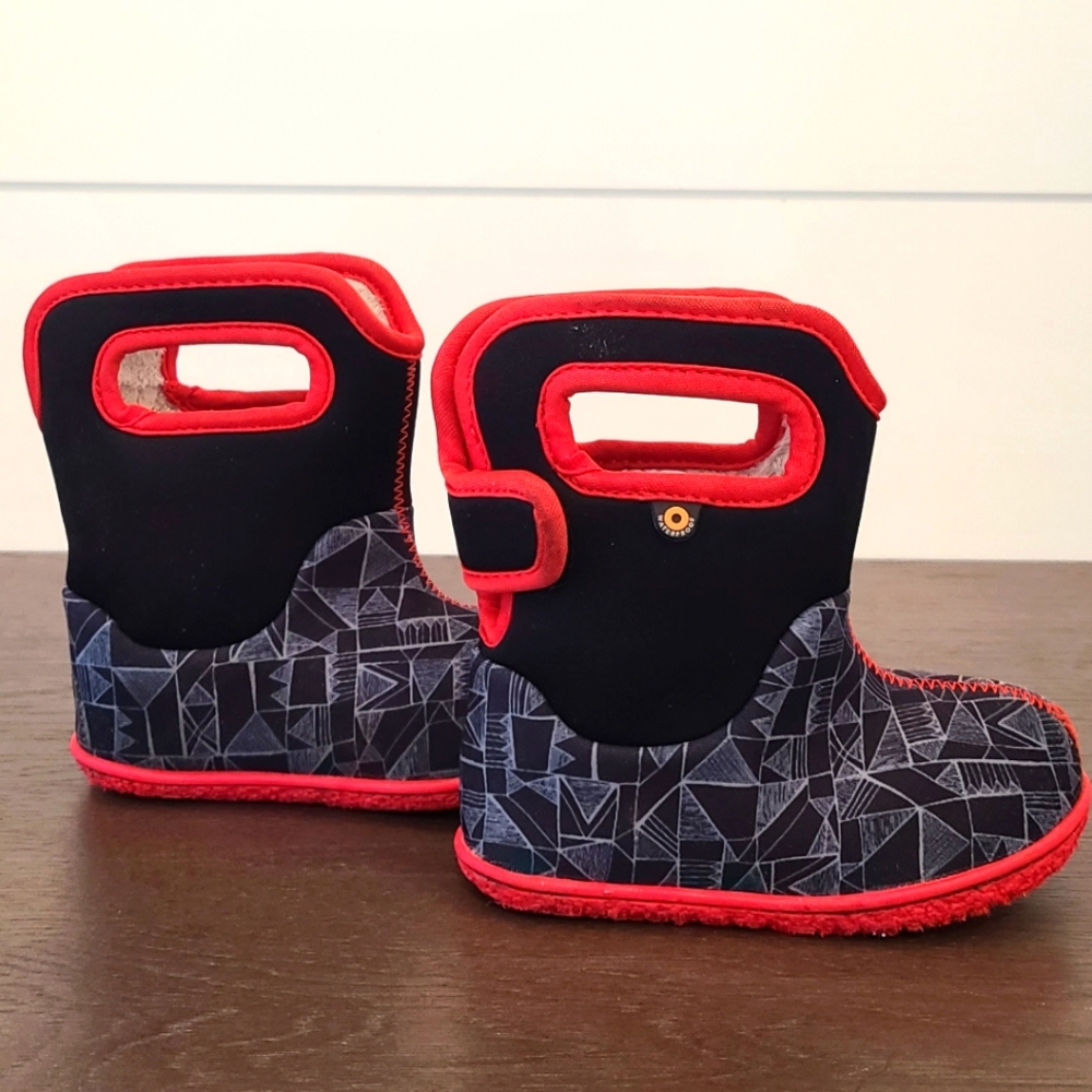 Bogs Toddler Winter Boot, size 6